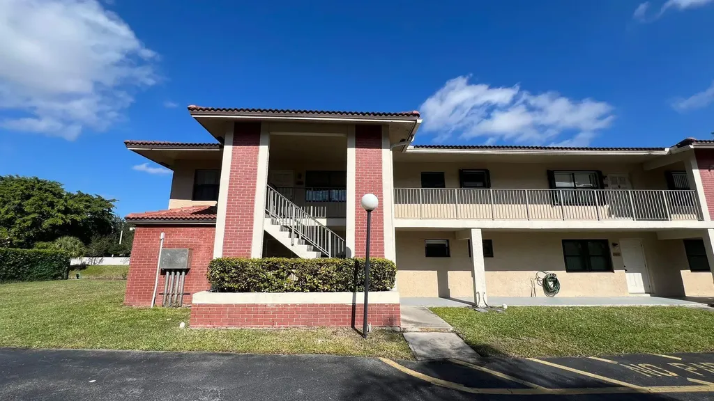 9621 NW 4th Street Coral Springs FL 33071