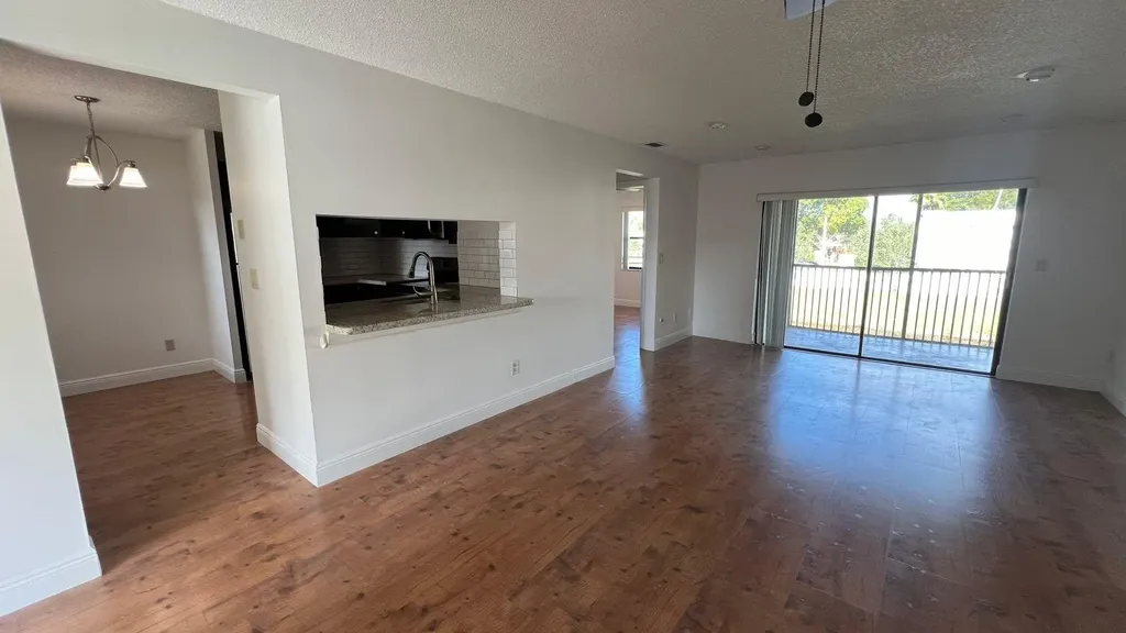 9621 NW 4th Street Coral Springs FL 33071