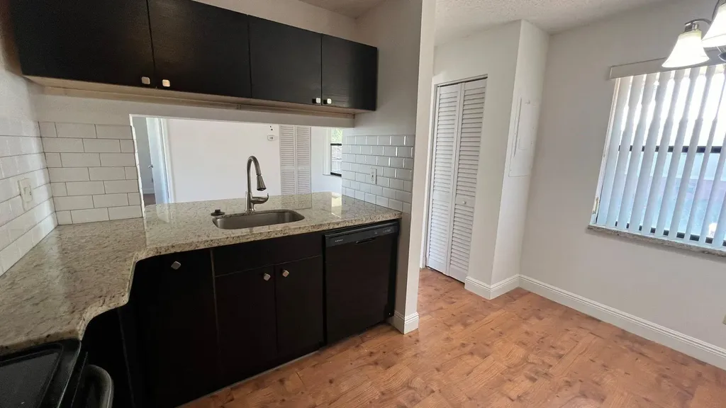 9621 NW 4th Street Coral Springs FL 33071