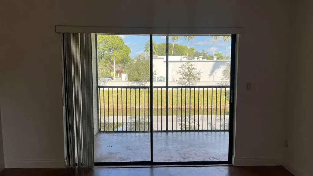 9621 NW 4th Street Coral Springs FL 33071