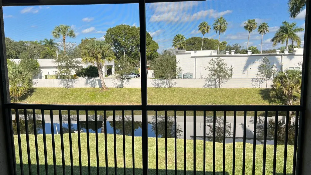 9621 NW 4th Street Coral Springs FL 33071