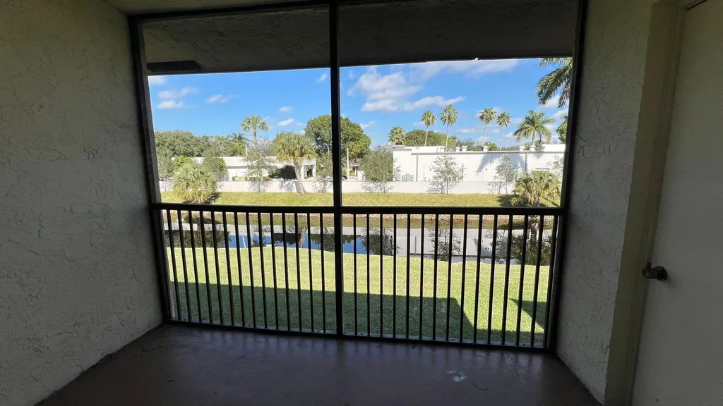 9621 NW 4th Street Coral Springs FL 33071