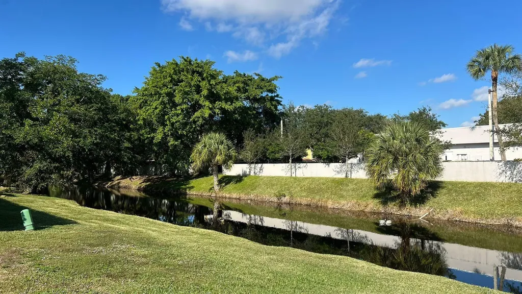 9621 NW 4th Street Coral Springs FL 33071