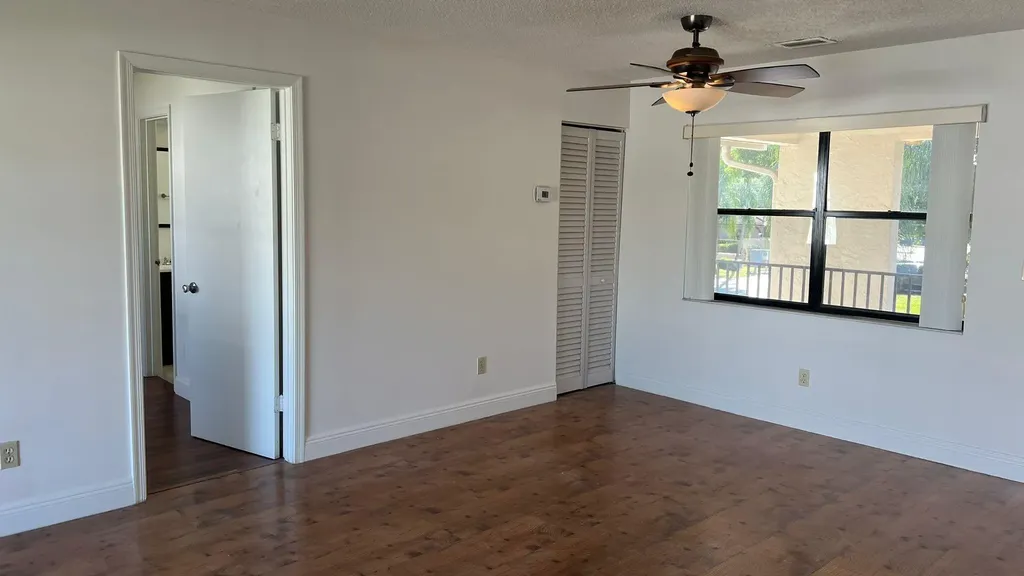 9621 NW 4th Street Coral Springs FL 33071