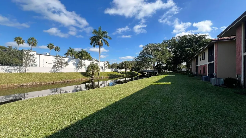 9621 NW 4th Street Coral Springs FL 33071