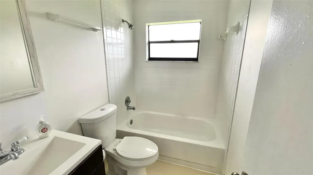 9621 NW 4th Street Coral Springs FL 33071