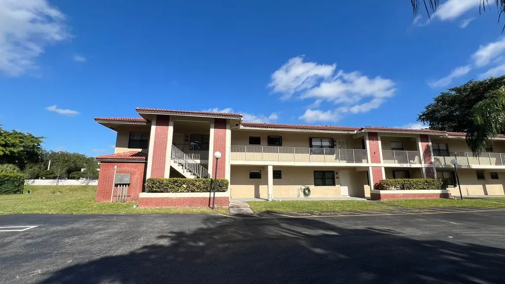 9621 NW 4th Street Coral Springs FL 33071