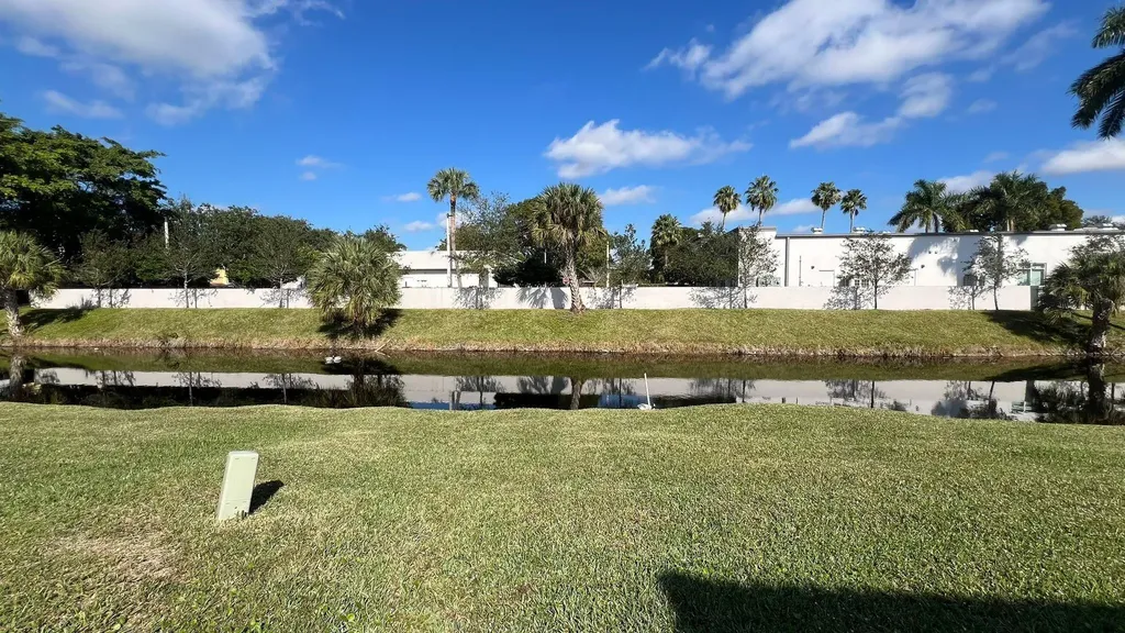 9621 NW 4th Street Coral Springs FL 33071