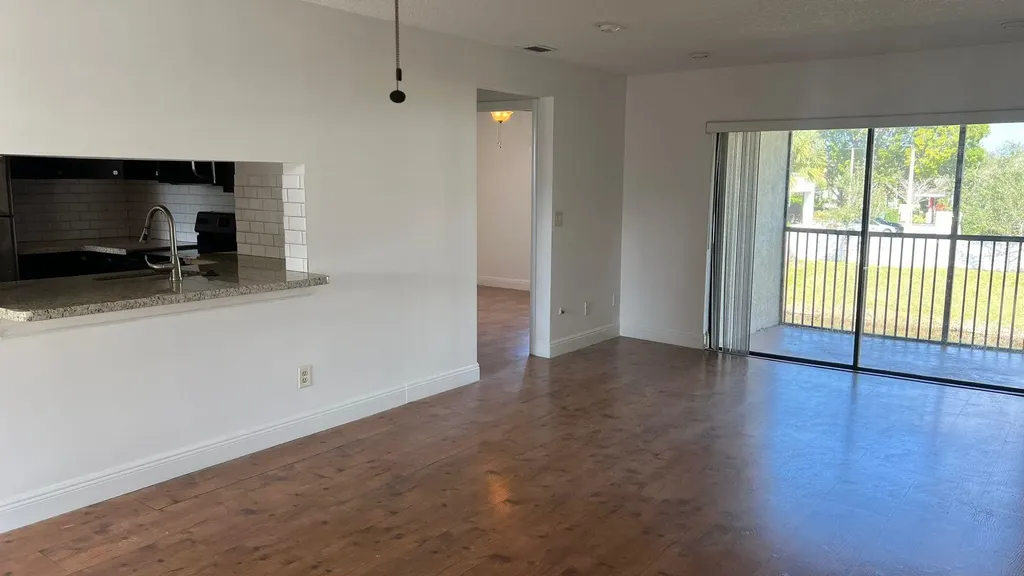 9621 NW 4th Street Coral Springs FL 33071