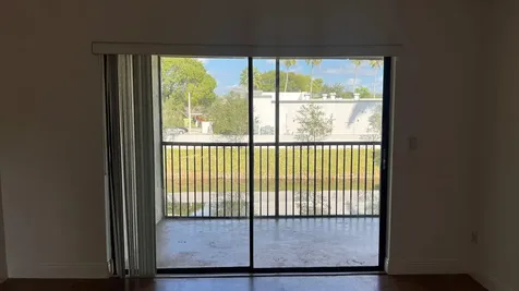 9621 NW 4th Street Coral Springs FL 33071