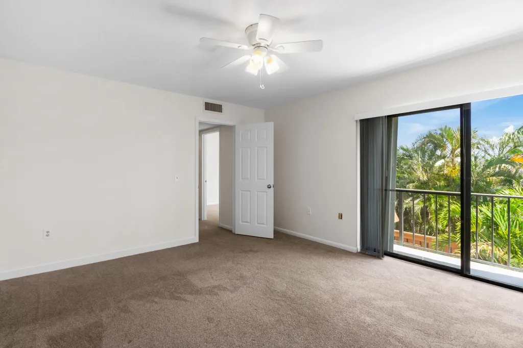 3900 SE County Line Road Tequesta FL 33469