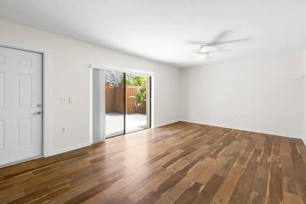 3900 SE County Line Road Tequesta FL 33469