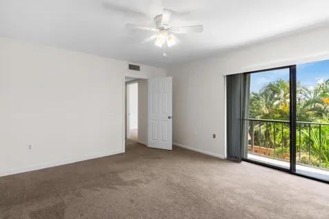 3900 SE County Line Road Tequesta FL 33469