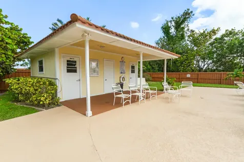 3900 SE County Line Road Tequesta FL 33469