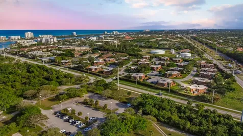 3900 SE County Line Road Tequesta FL 33469