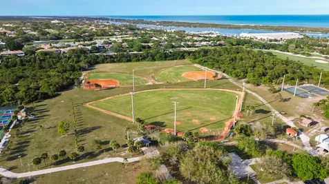 3900 SE County Line Road Tequesta FL 33469