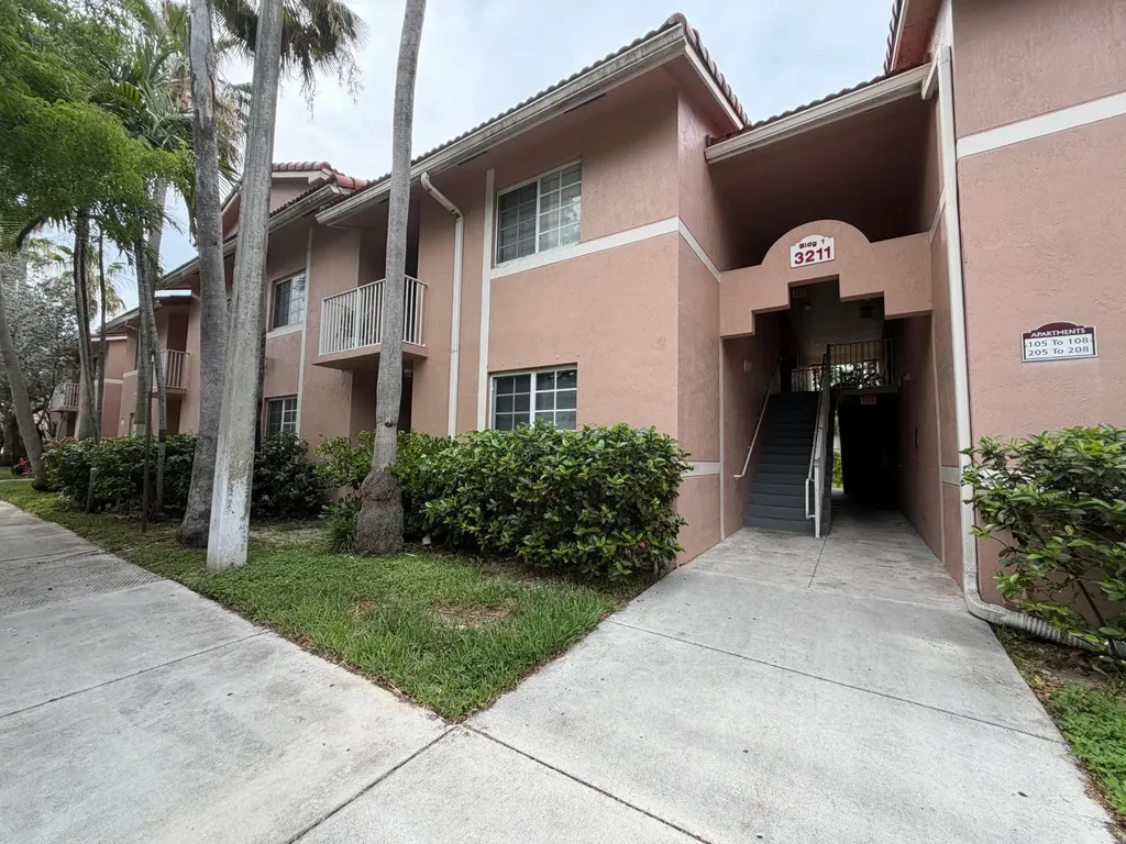 3211 Sabal Palm Manor Davie FL 33024