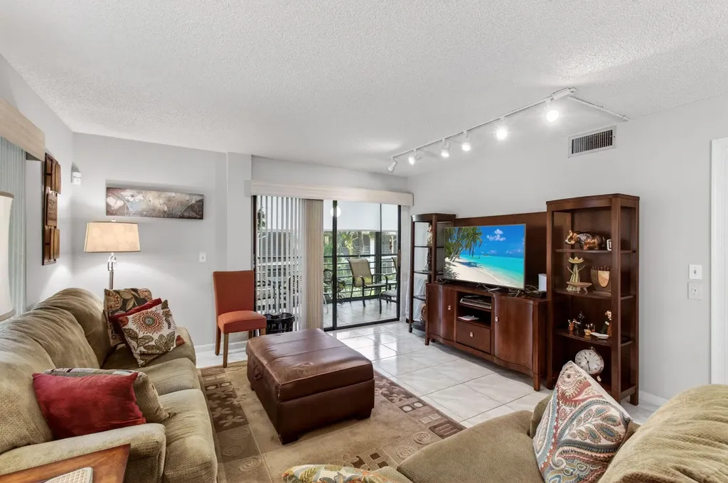 10174 Mangrove Drive Boynton Beach FL 33437