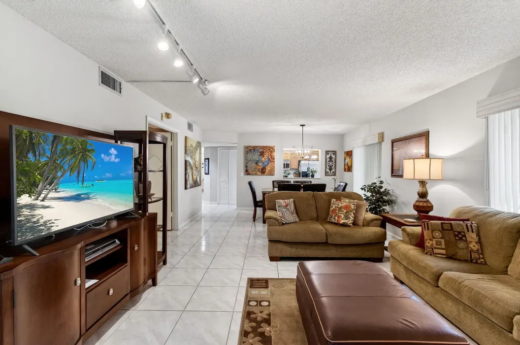 10174 Mangrove Drive Boynton Beach FL 33437