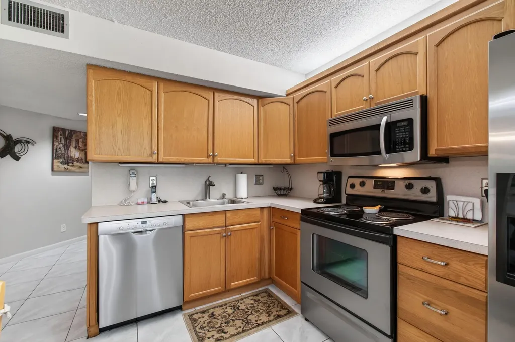 10174 Mangrove Drive Boynton Beach FL 33437