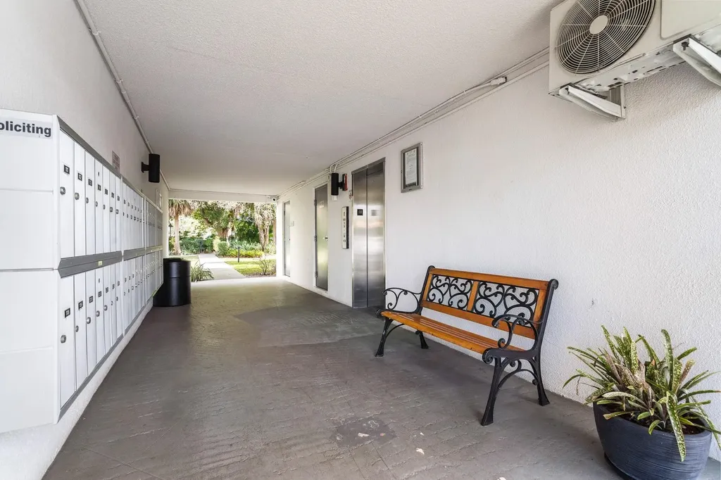 4025 N Federal Highway Fort Lauderdale FL 33308