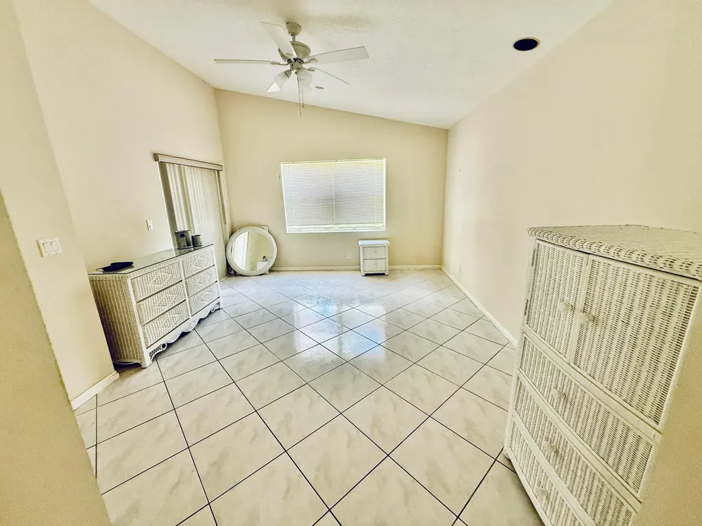 10921 Royal Caribbean Circle Boynton Beach FL 33437