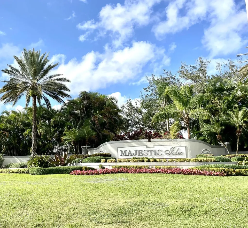 10921 Royal Caribbean Circle Boynton Beach FL 33437