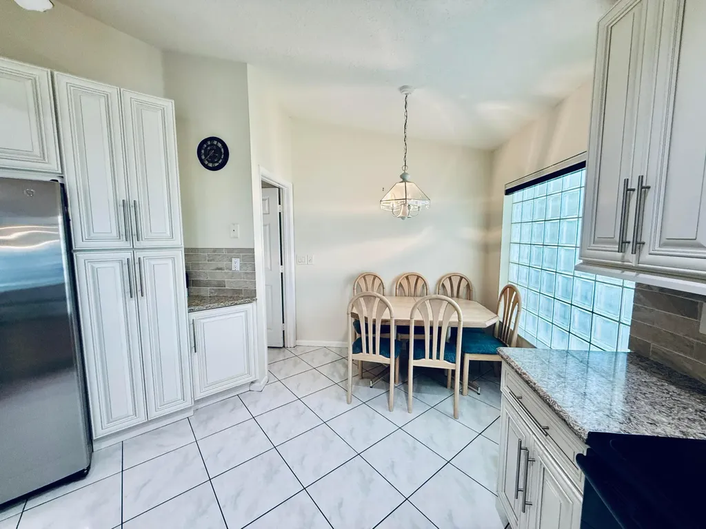 10921 Royal Caribbean Circle Boynton Beach FL 33437