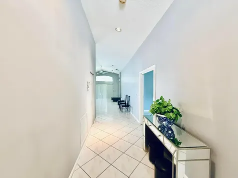 10921 Royal Caribbean Circle Boynton Beach FL 33437
