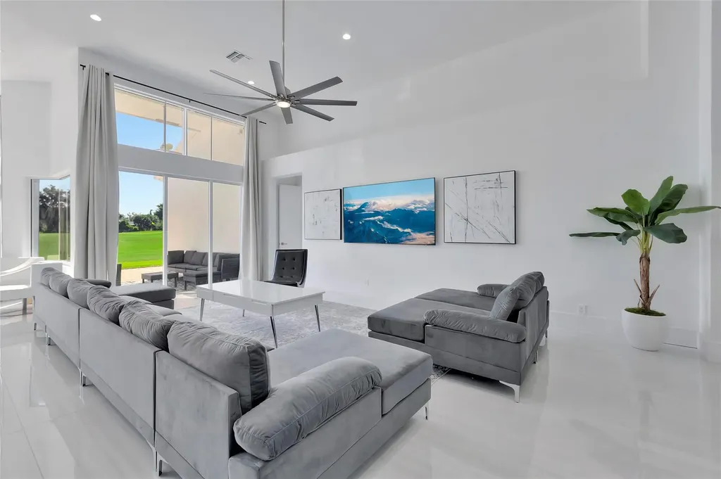 4088 Briarcliff Circle Boca Raton FL 33496