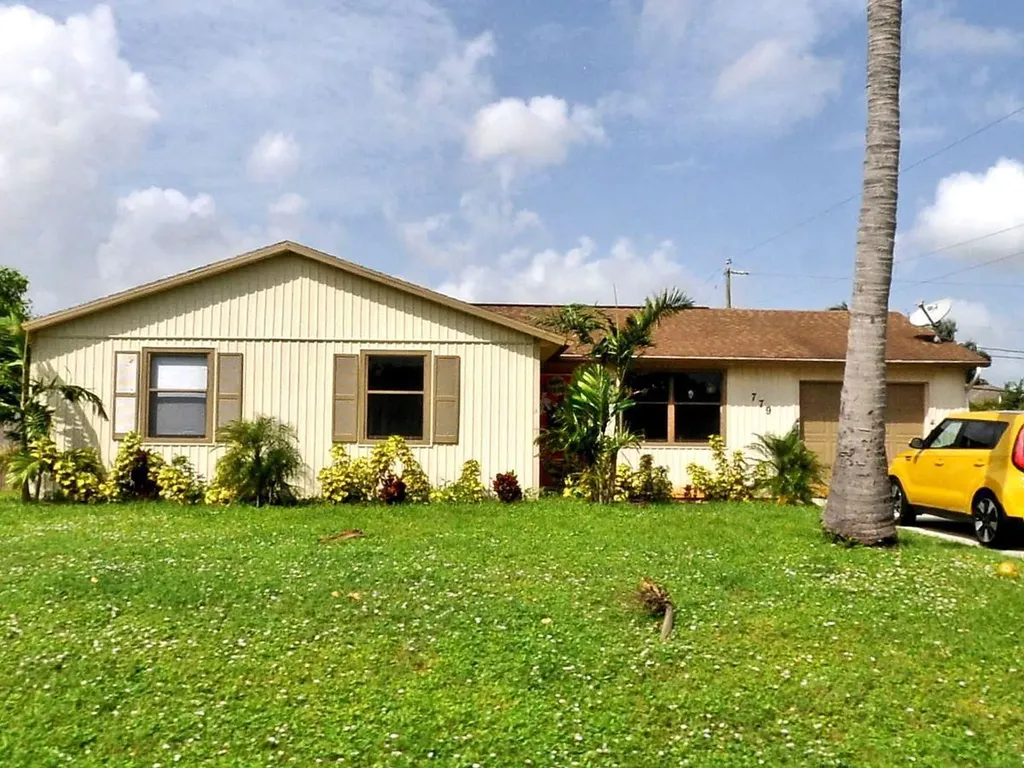 779 SW Andrew Road Port St Lucie FL 34953