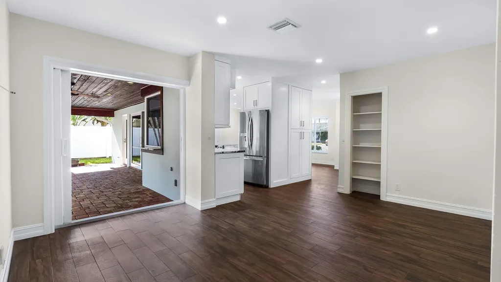 1041 SW 4th Street Boca Raton FL 33486
