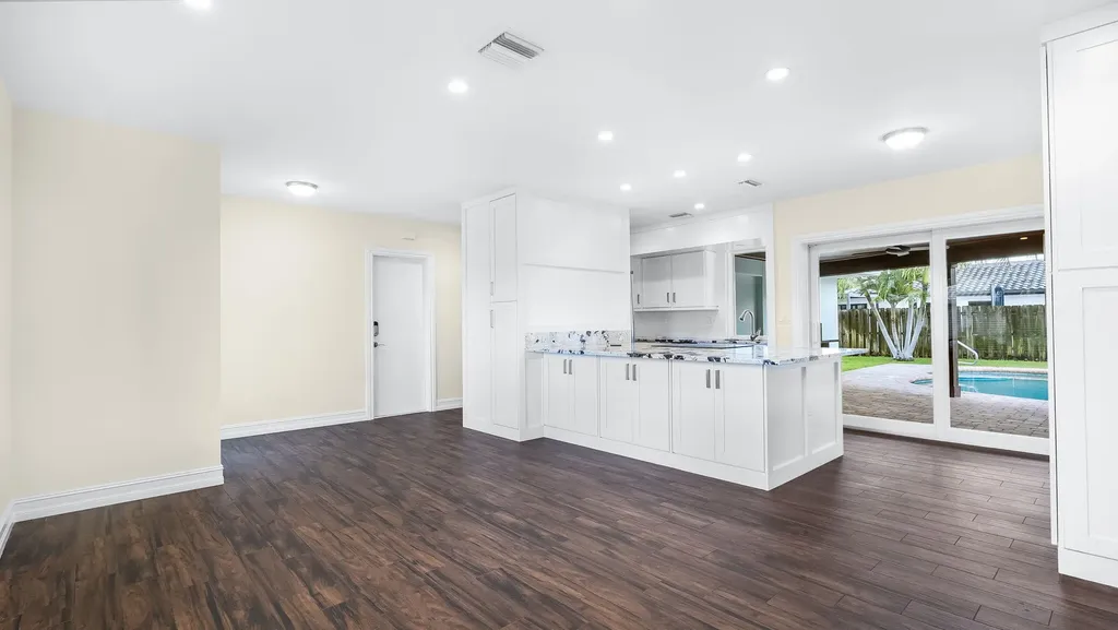 1041 SW 4th Street Boca Raton FL 33486