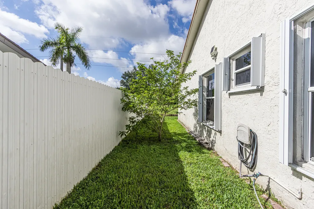 16942 SW 5th Way Weston FL 33326