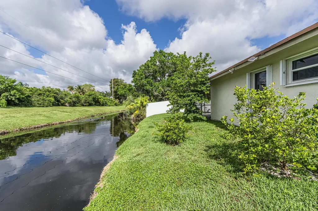 16942 SW 5th Way Weston FL 33326
