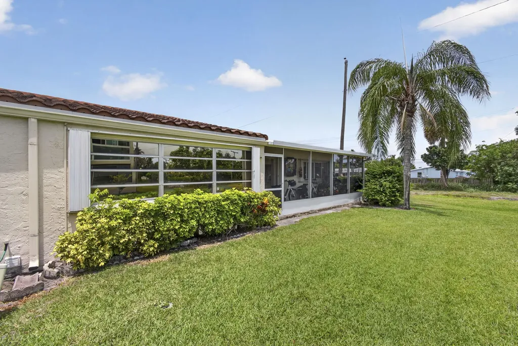 2651 Boundbrook Boulevard West Palm Beach FL 33406