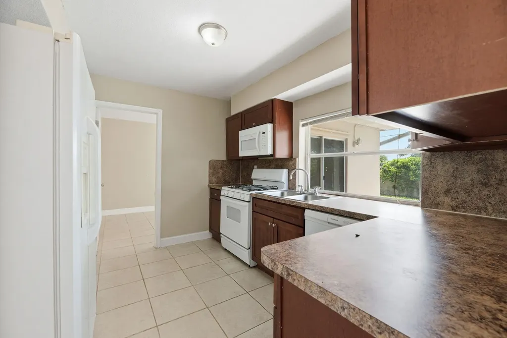 2420 NW 89th Avenue Sunrise FL 33322