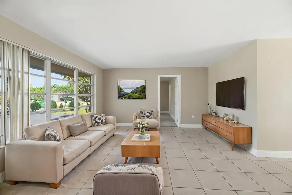 2420 NW 89th Avenue Sunrise FL 33322
