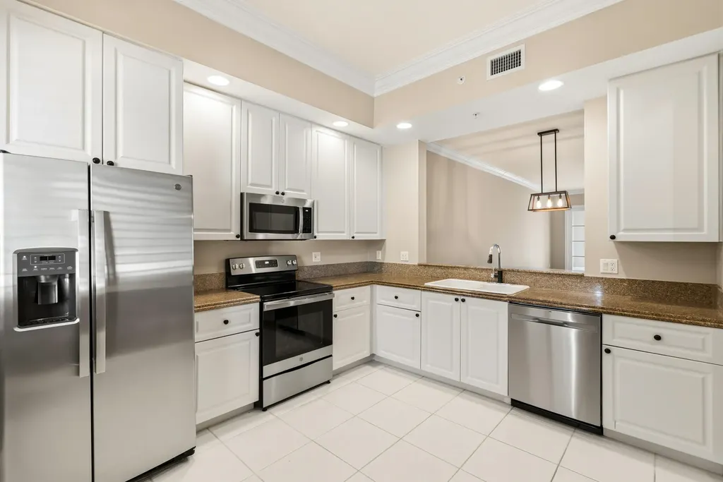 24 Harbour Isle Drive W Fort Pierce FL 34949