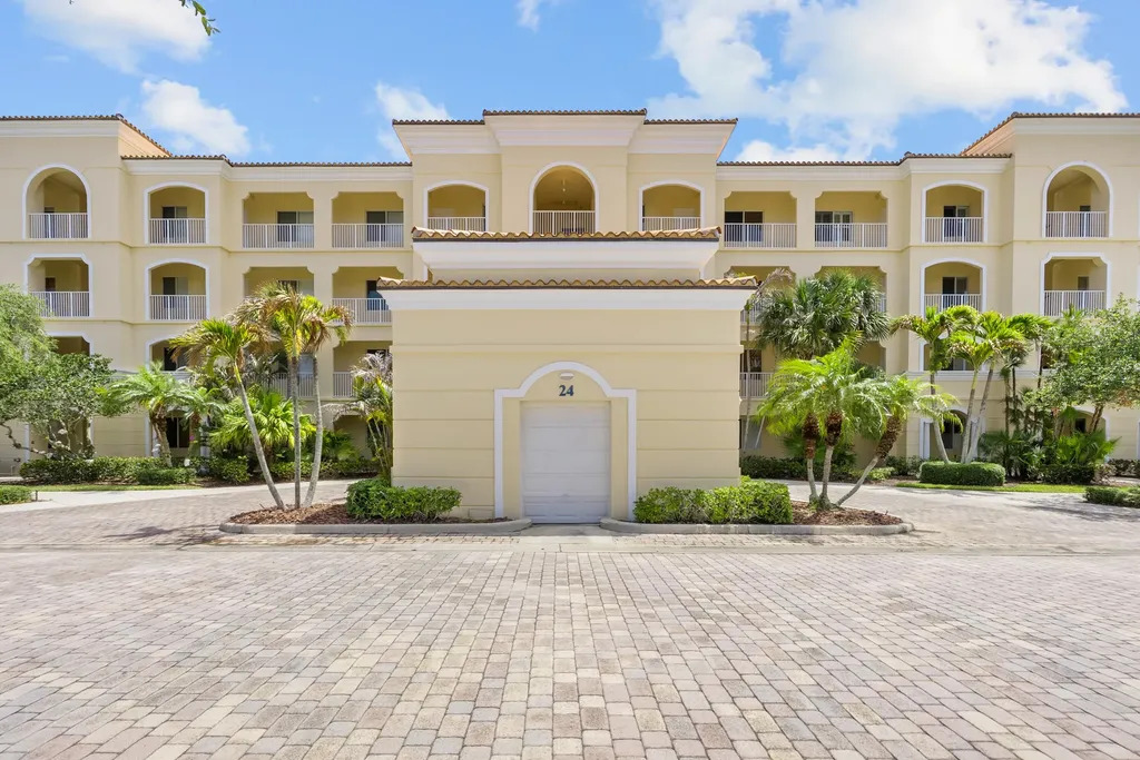 24 Harbour Isle Drive W Fort Pierce FL 34949
