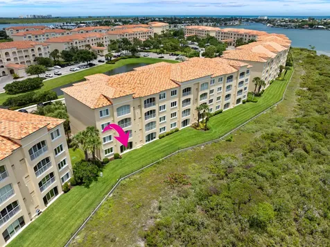 24 Harbour Isle Drive W Fort Pierce FL 34949