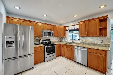 1710 NW 111th Terrace Pembroke Pines FL 33026