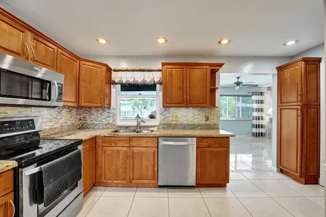 1710 NW 111th Terrace Pembroke Pines FL 33026