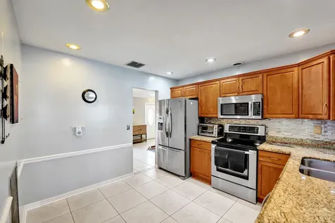 1710 NW 111th Terrace Pembroke Pines FL 33026