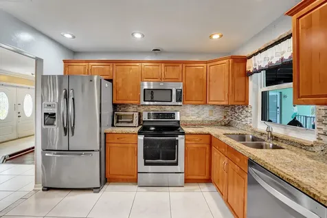 1710 NW 111th Terrace Pembroke Pines FL 33026