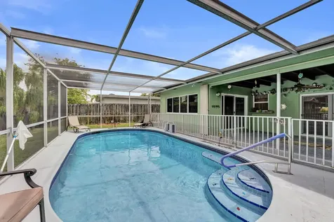1710 NW 111th Terrace Pembroke Pines FL 33026