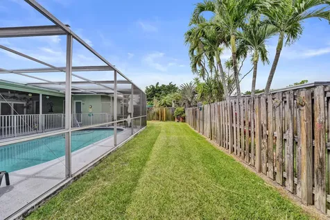 1710 NW 111th Terrace Pembroke Pines FL 33026