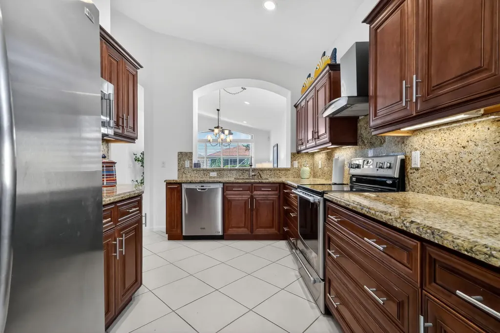 7116 Cataluna Circle Delray Beach FL 33446