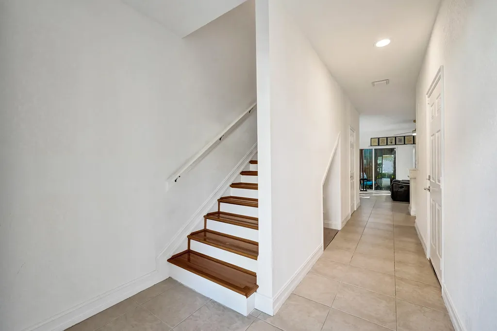 1743 NE 4th Avenue Fort Lauderdale FL 33305