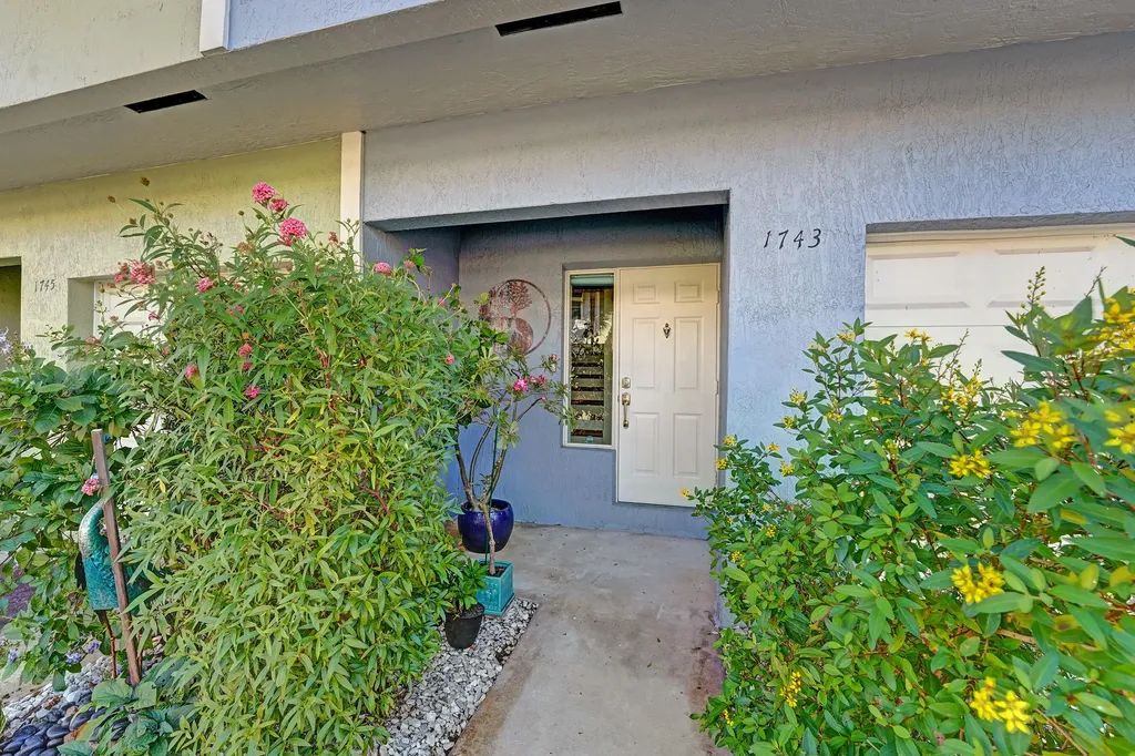 1743 NE 4th Avenue Fort Lauderdale FL 33305